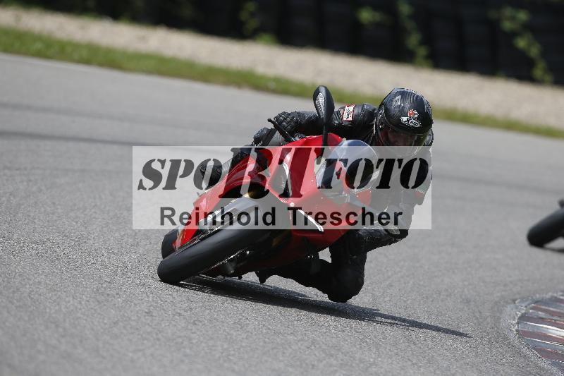 /Archiv-2024/29 12.06.2024 MOTO.CH Track Day ADR/Gruppe rot/ohne Startnummer